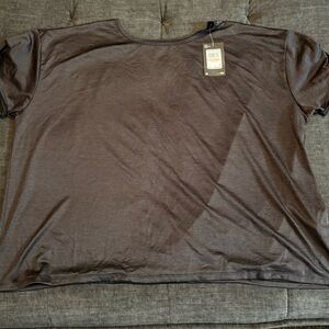 Women's *Brand New* Under Armour Work Out Top 2x